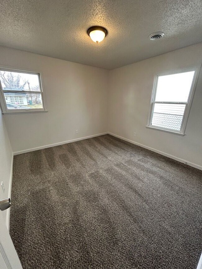 Building Photo - Beautiful 3bd/1bath