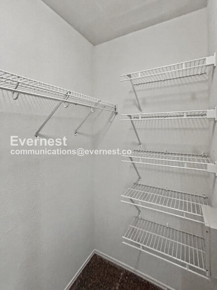 Building Photo - 17516 Dell City Dr