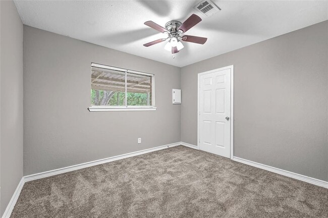 Building Photo - 10914 Twig Dr