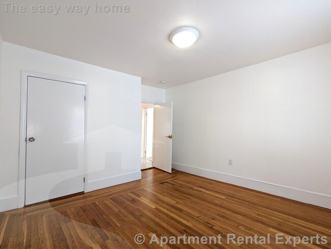 Building Photo - 322 Lowell St