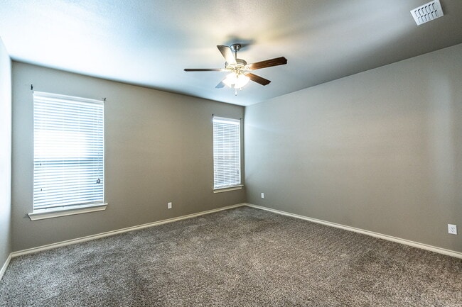 Building Photo - Outstanding 4 Bedroom Home in North Pointe!