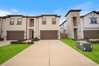 Building Photo - 1942 Olivos St