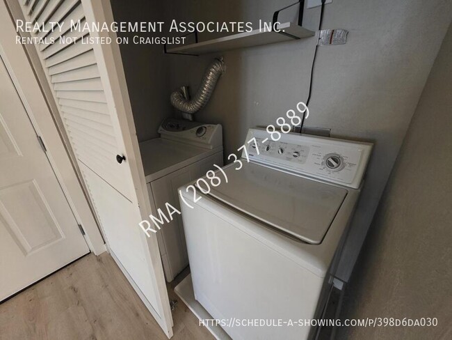 Building Photo - 3033 W Malad St