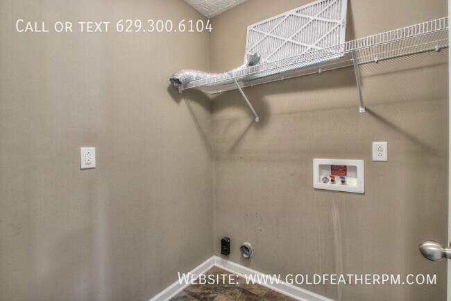 Building Photo - 3353 Tourmaline Dr