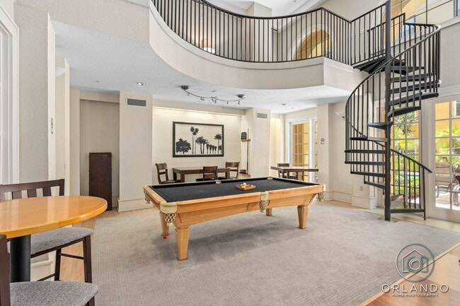 Building Photo - 1/1 Condo with wood burning fireplace