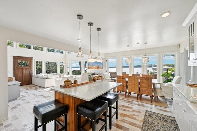 Building Photo - 2800 Tomahawk Ct