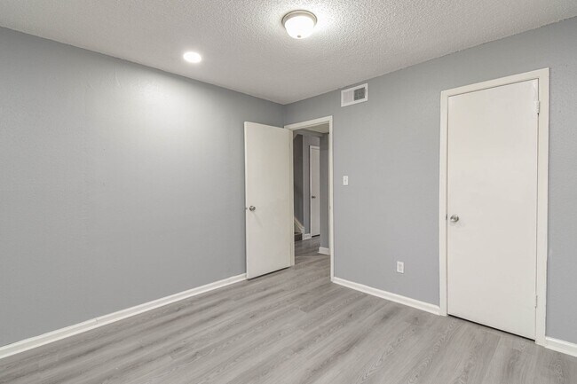Building Photo - 12543 Wellington Park Dr
