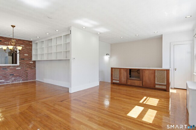Building Photo - 30 Coram St