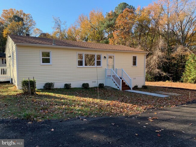 Building Photo - 48555 Beachville Rd
