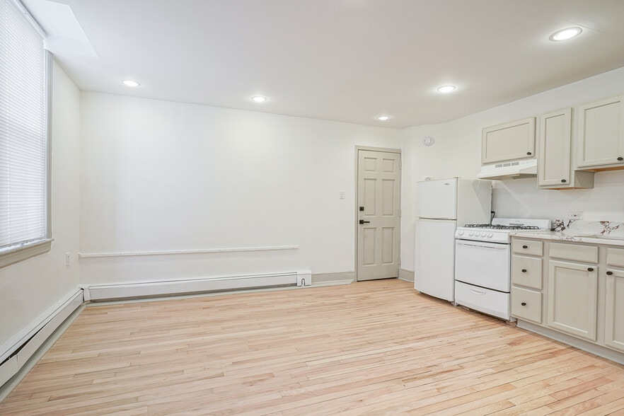 Building Photo - 1714 S 4th St