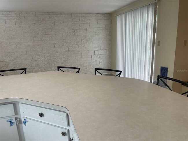 Building Photo - 7403 Populus Dr