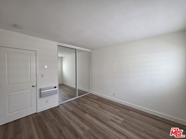 Building Photo - 517 N Francisca Ave