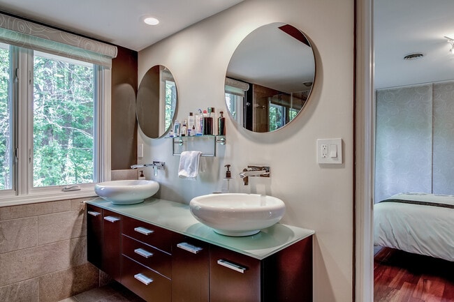 Building Photo - 720 Langford Ln NW