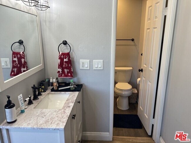 Building Photo - 18640 Collins St