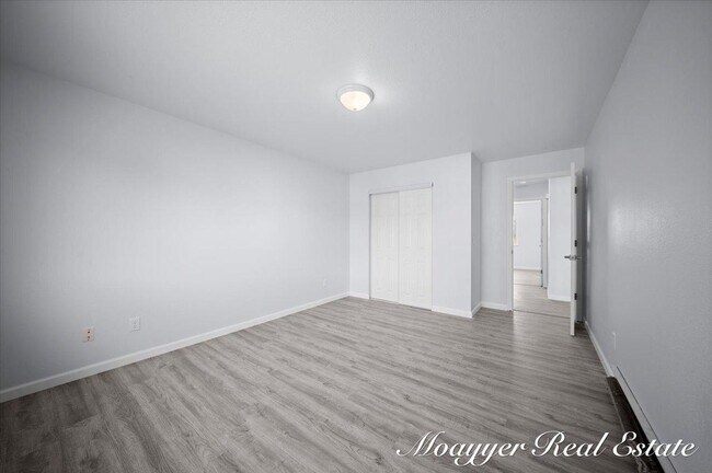 Building Photo - 1041 Abbey Ct