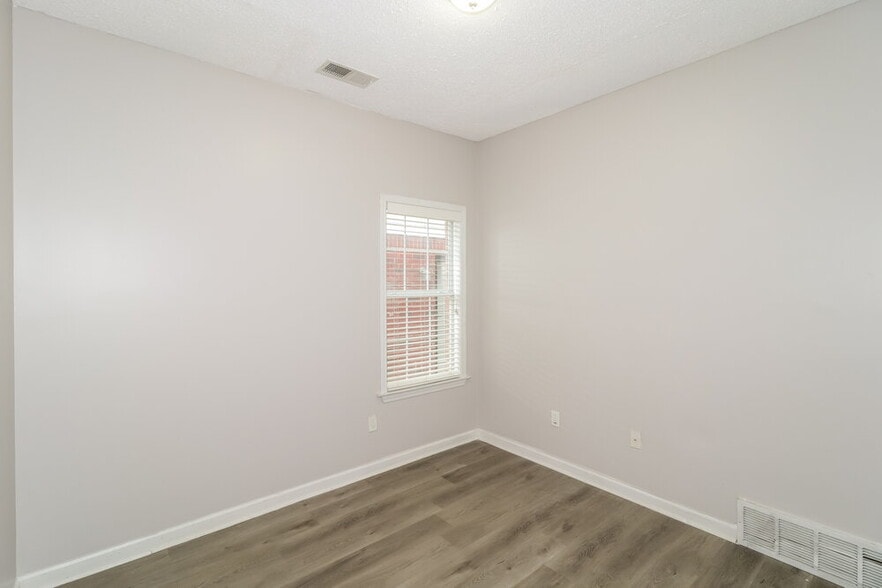 Building Photo - 9134 Cinderhill Cove E