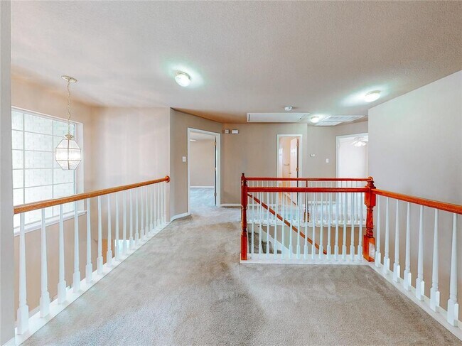 Building Photo - 1600 Silver Spur Cove