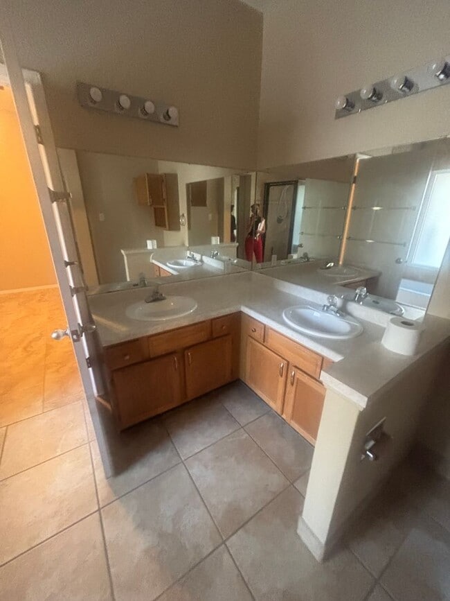 Building Photo - Charming 3 bedroom/2 bathroom Home located in Las Cruces