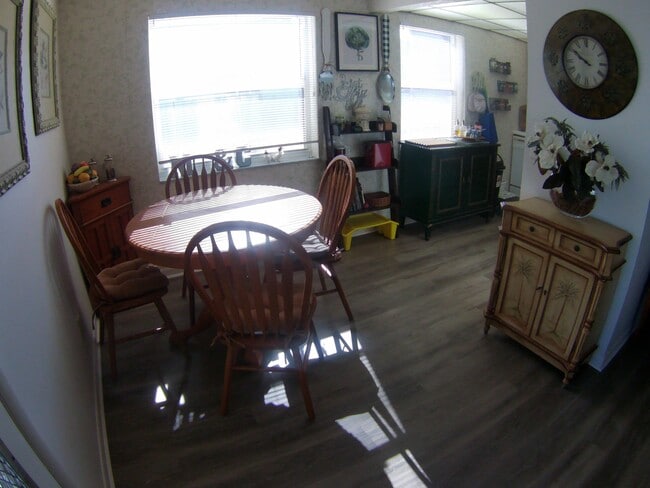 Building Photo - 571 Capri L