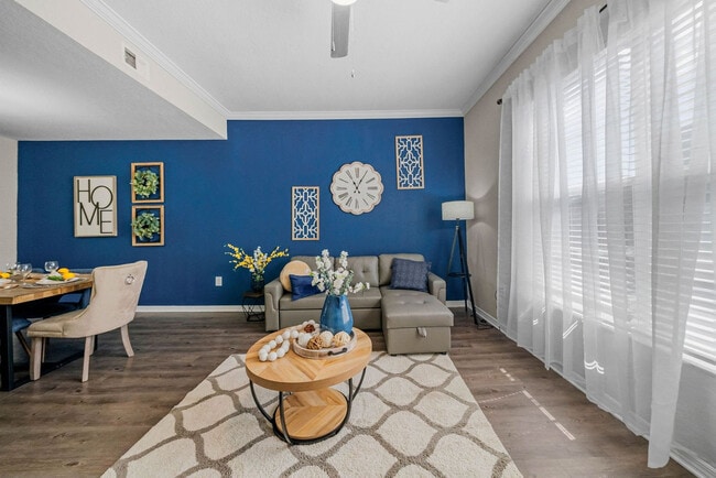 Building Photo - 10142 Montague St