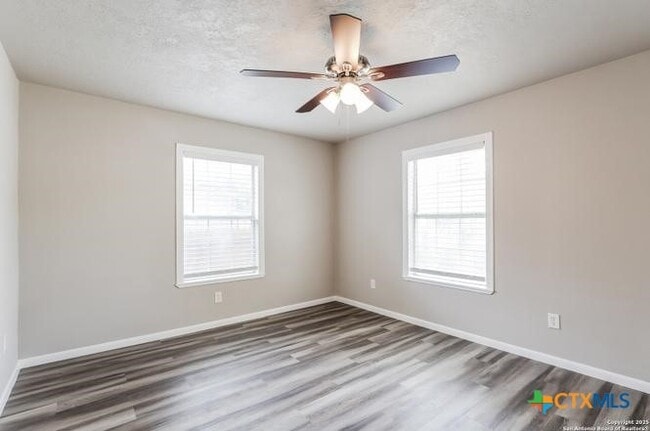 Building Photo - 607 Lovera Blvd