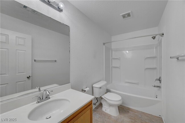 Building Photo - 5052 Whistling Acres Ave
