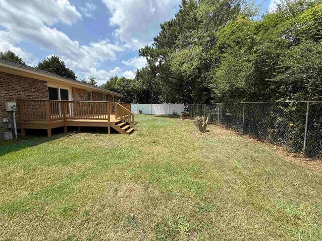 Building Photo - 615 Burcale Rd Cir