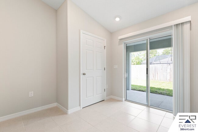 Building Photo - 16 Unimay Ct