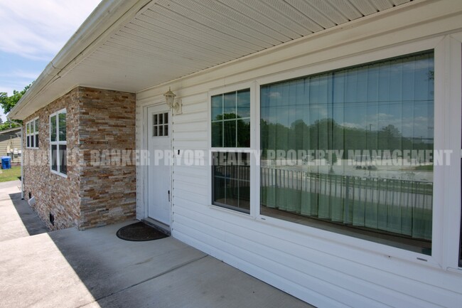 Building Photo - 4890 College Dr E