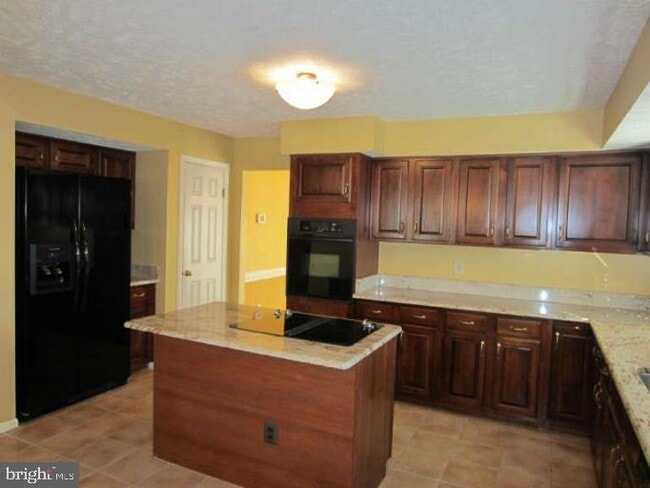 Building Photo - 12625 Thunder Chase Dr
