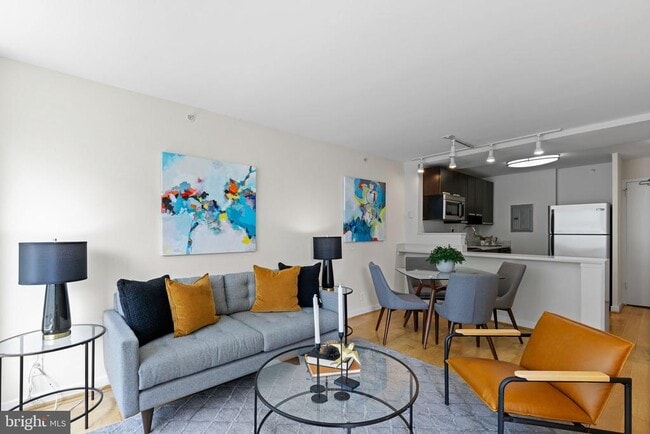 Building Photo - 1101 3rd St SW