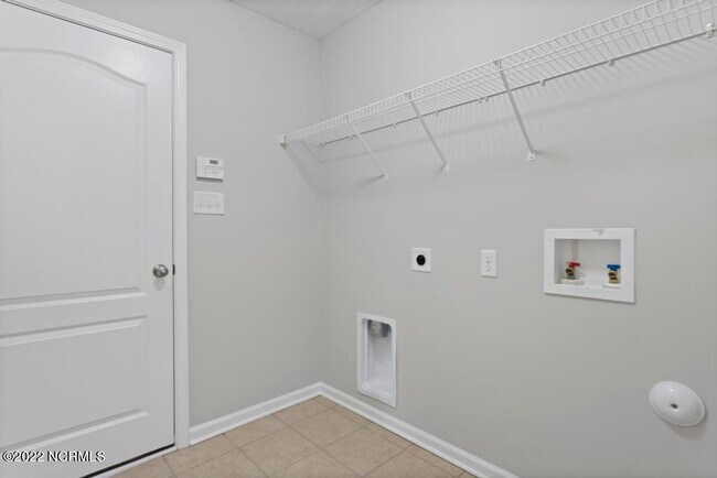Building Photo - 254 Merin Height Rd