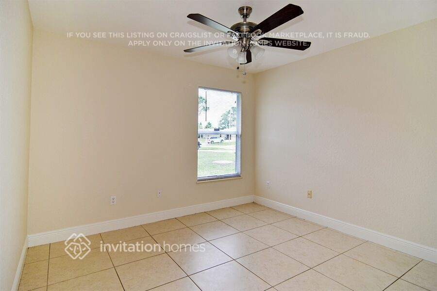 Building Photo - 1025 SW Romaine Ln