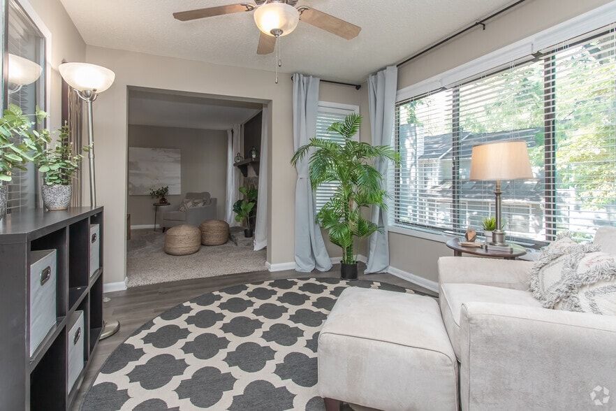 2BR, 2BA - 1200SF - Avenues at Holcomb Bridge