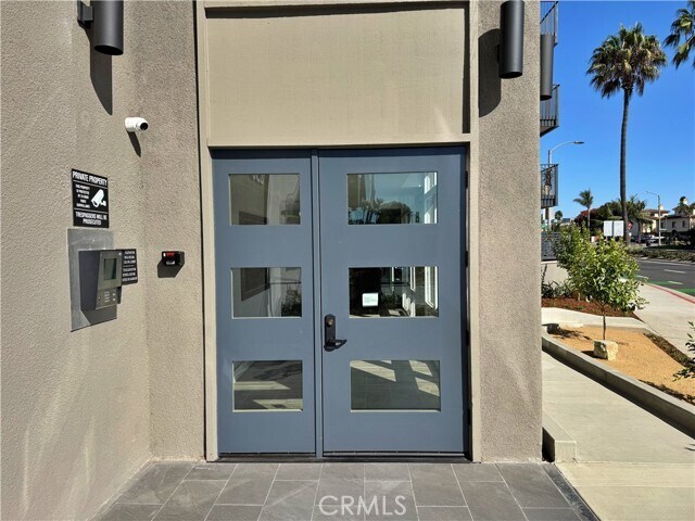 Building Photo - 230 S Catalina Ave