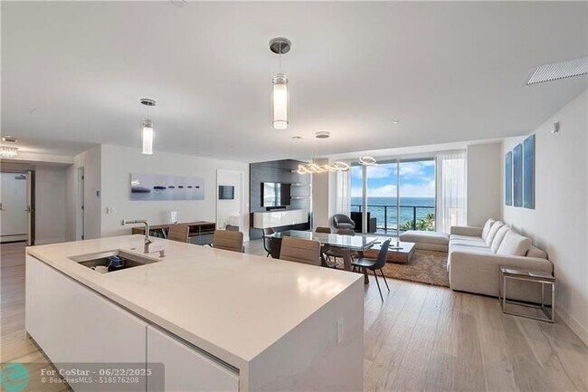 Building Photo - 2200 N Ocean Blvd