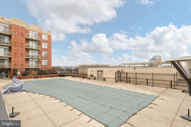 Building Photo - 3600 S Glebe Rd