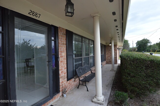 Building Photo - 2887 Navajo Rd