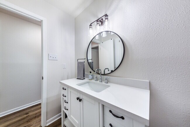 Bathroom - 203 W William Cannon Dr