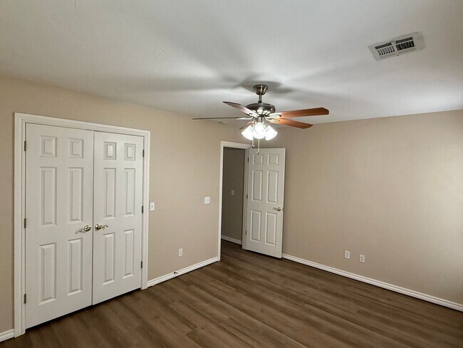 Building Photo - Large 3 Bed 2.5 Bath In Edmond