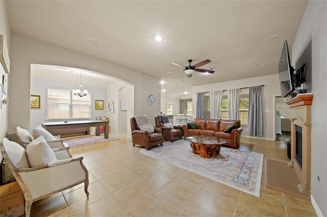 Building Photo - 2402 Via Montesano