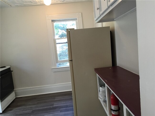 Building Photo - 82 Asbury St