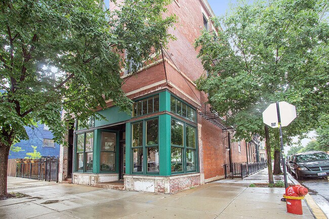 Primary Photo - 1843 S Racine Ave