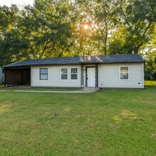 Building Photo - 203 Johns Rd