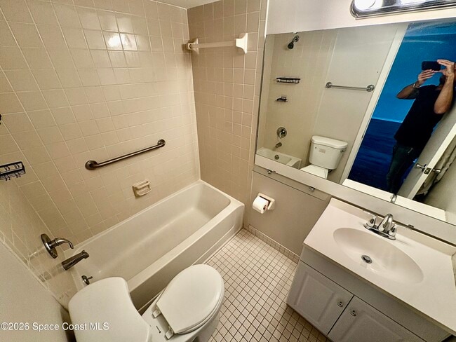 Building Photo - 420 Catamaran Dr