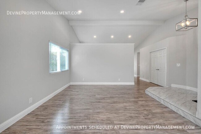 Building Photo - 9814 Hibiscus Ct