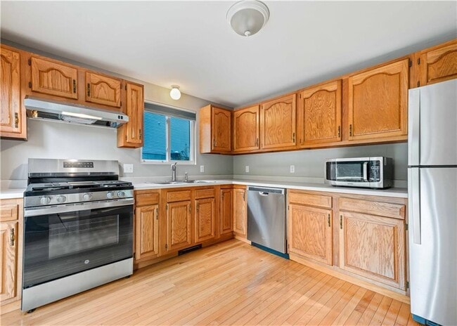 Building Photo - 24 Smith St