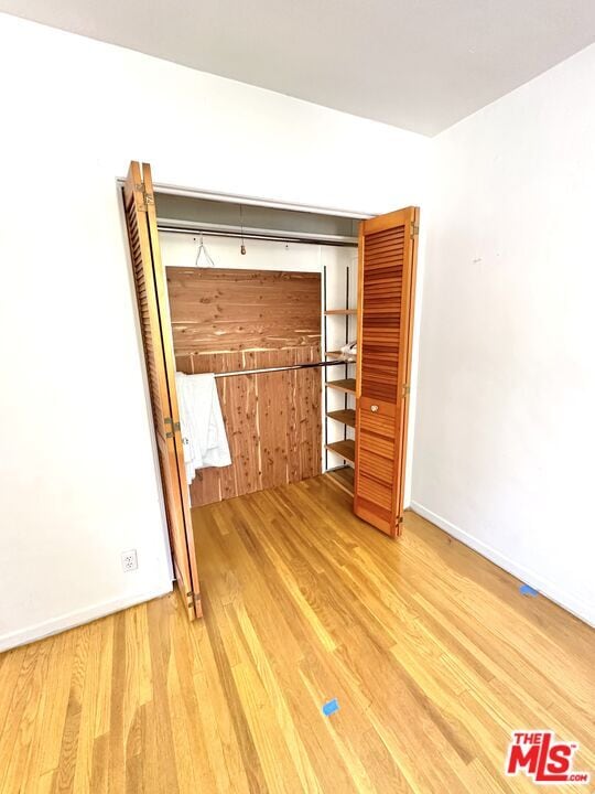 Building Photo - 9012 Phyllis Ave