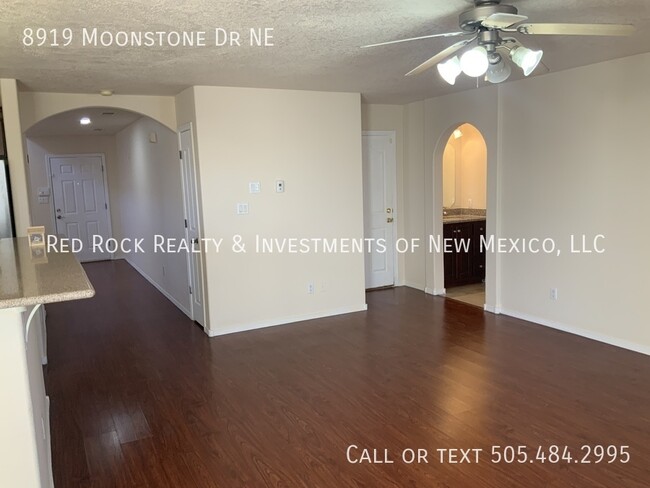 Building Photo - 3 Bedroom in La Cueva with EV Charger!!