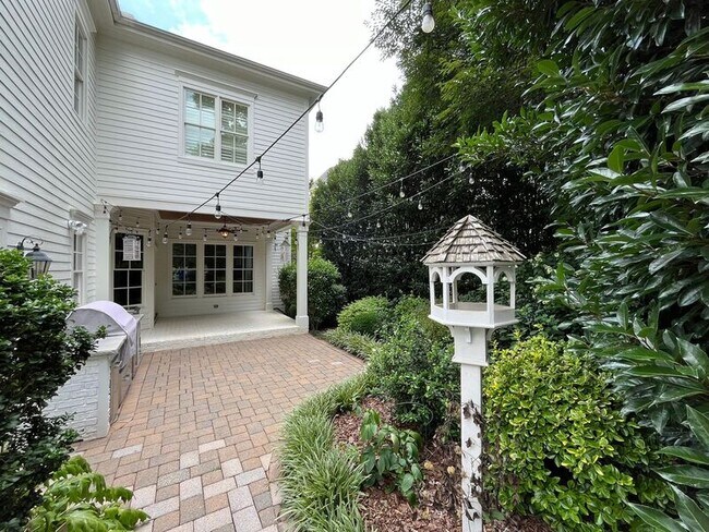 Building Photo - 535 Guilford Cir